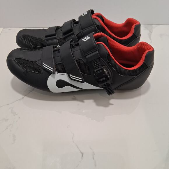 Athletic_Shoes